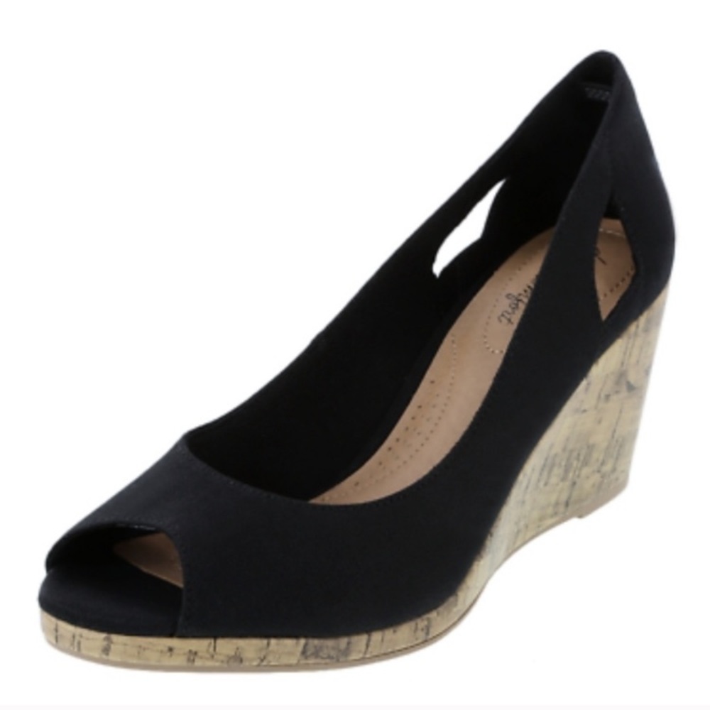 ‘Cai’ Peep Toe Wedges